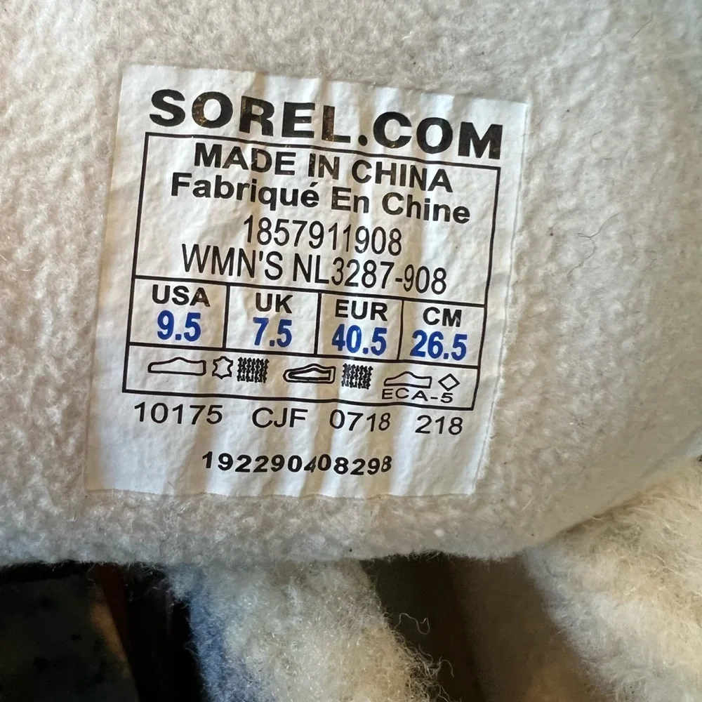 NEW Sorel Women's Plum and Gray Winter Boots Size 9.5